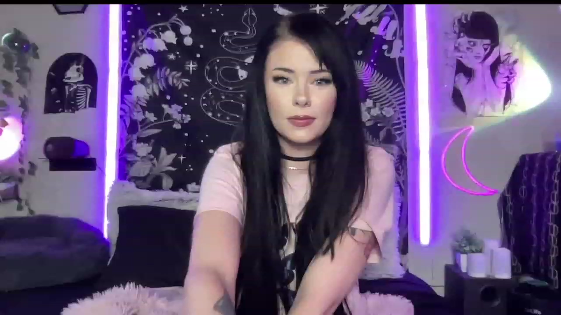 Gallery image thumbnail from RileyWoods's myfreecams stream on, 06/18/2023, 24:04 image 4 of 20