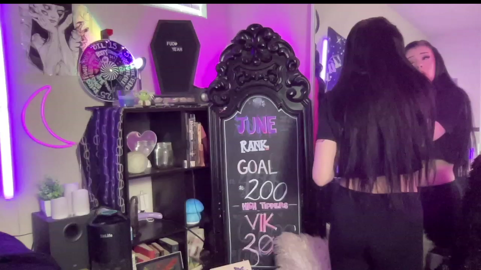 Gallery image thumbnail from RileyWoods's myfreecams stream on, 06/18/2023, 24:58 image 13 of 20