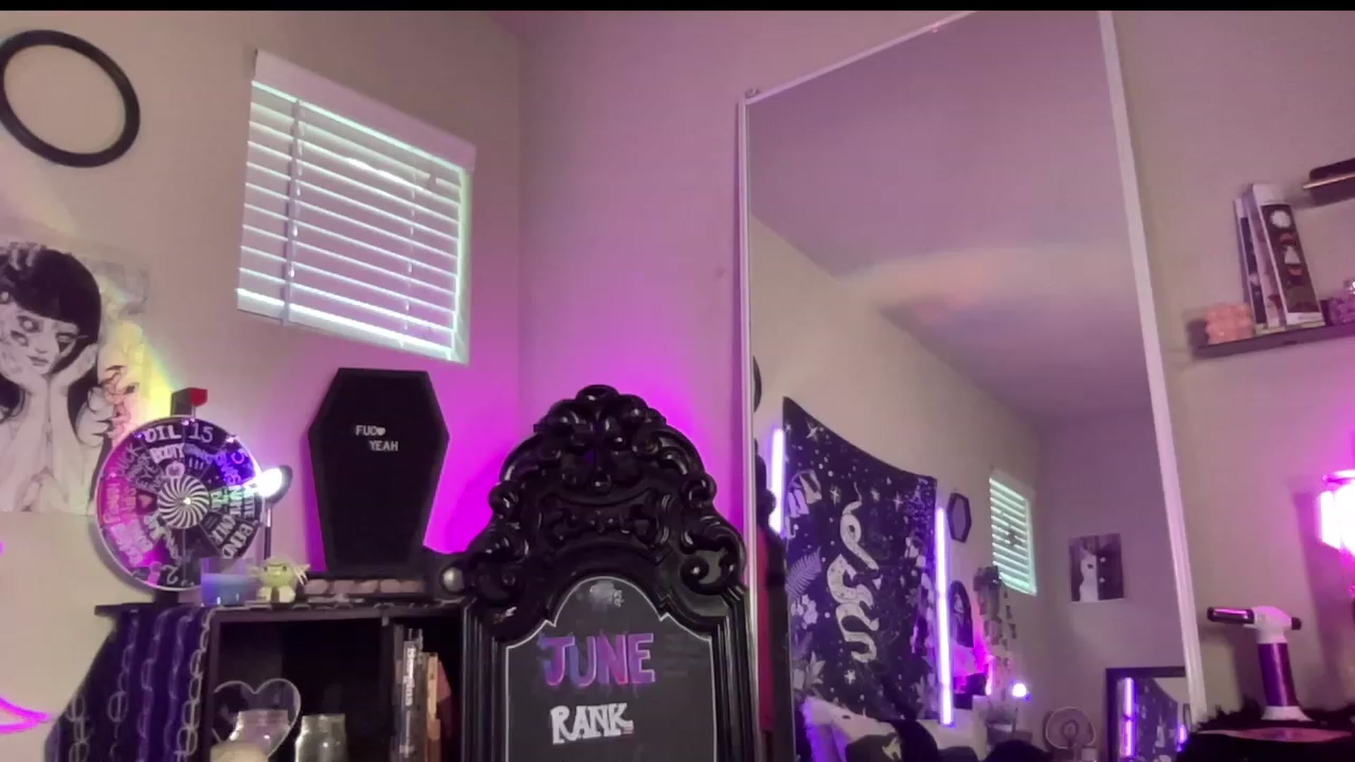 Gallery image thumbnail from RileyWoods's myfreecams stream on, 06/18/2023, 24:58 image 15 of 20