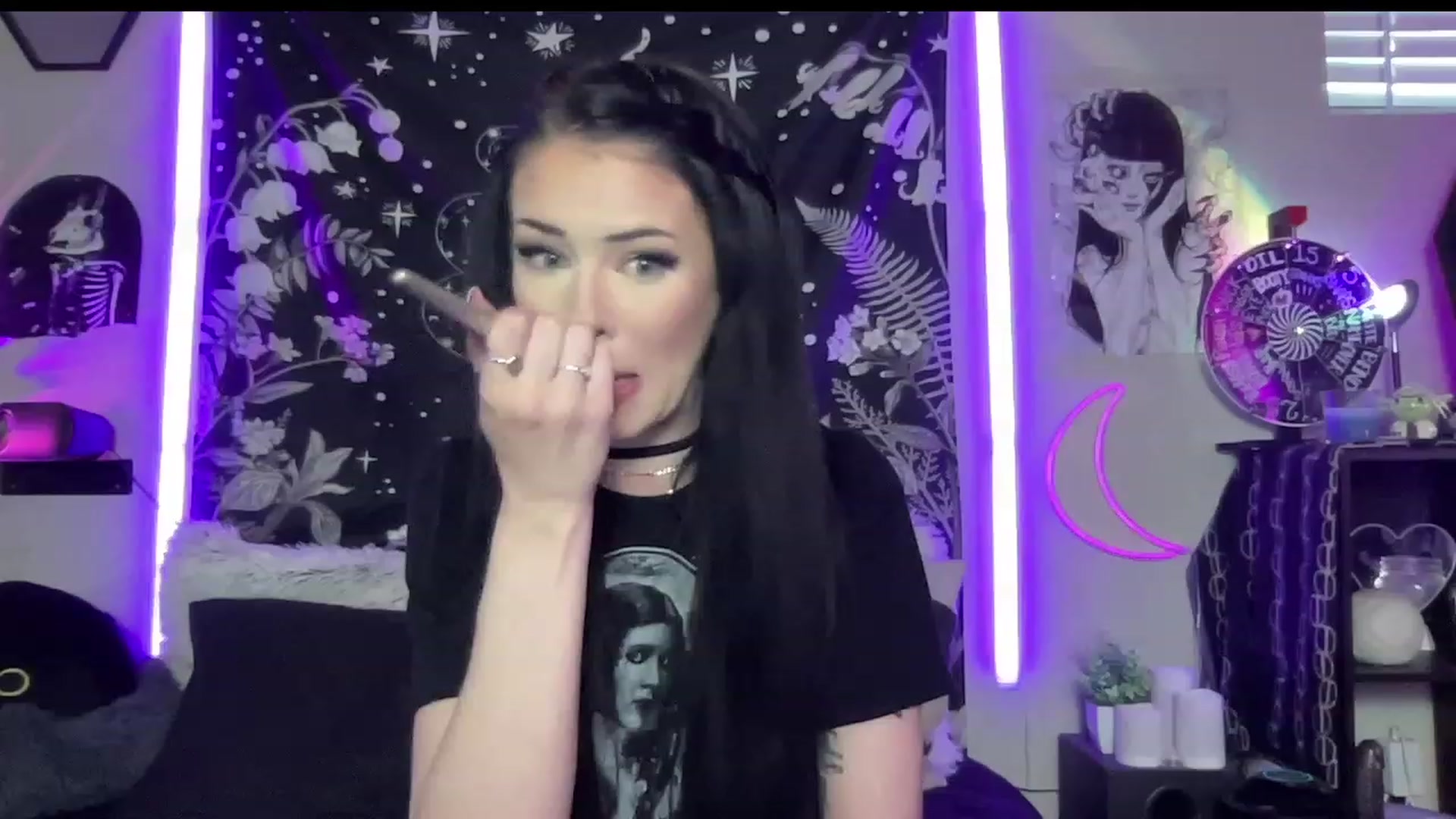 Gallery image thumbnail from RileyWoods's myfreecams stream on, 06/18/2023, 24:58 image 11 of 20