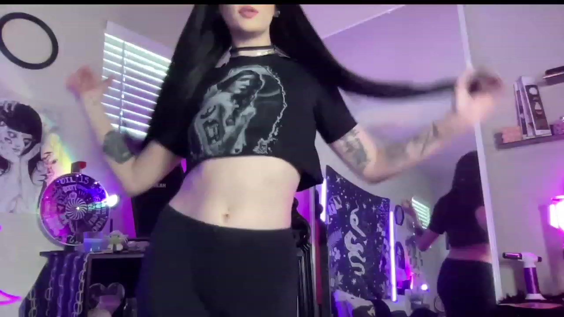 Gallery image thumbnail from RileyWoods's myfreecams stream on, 06/18/2023, 24:58 image 14 of 20