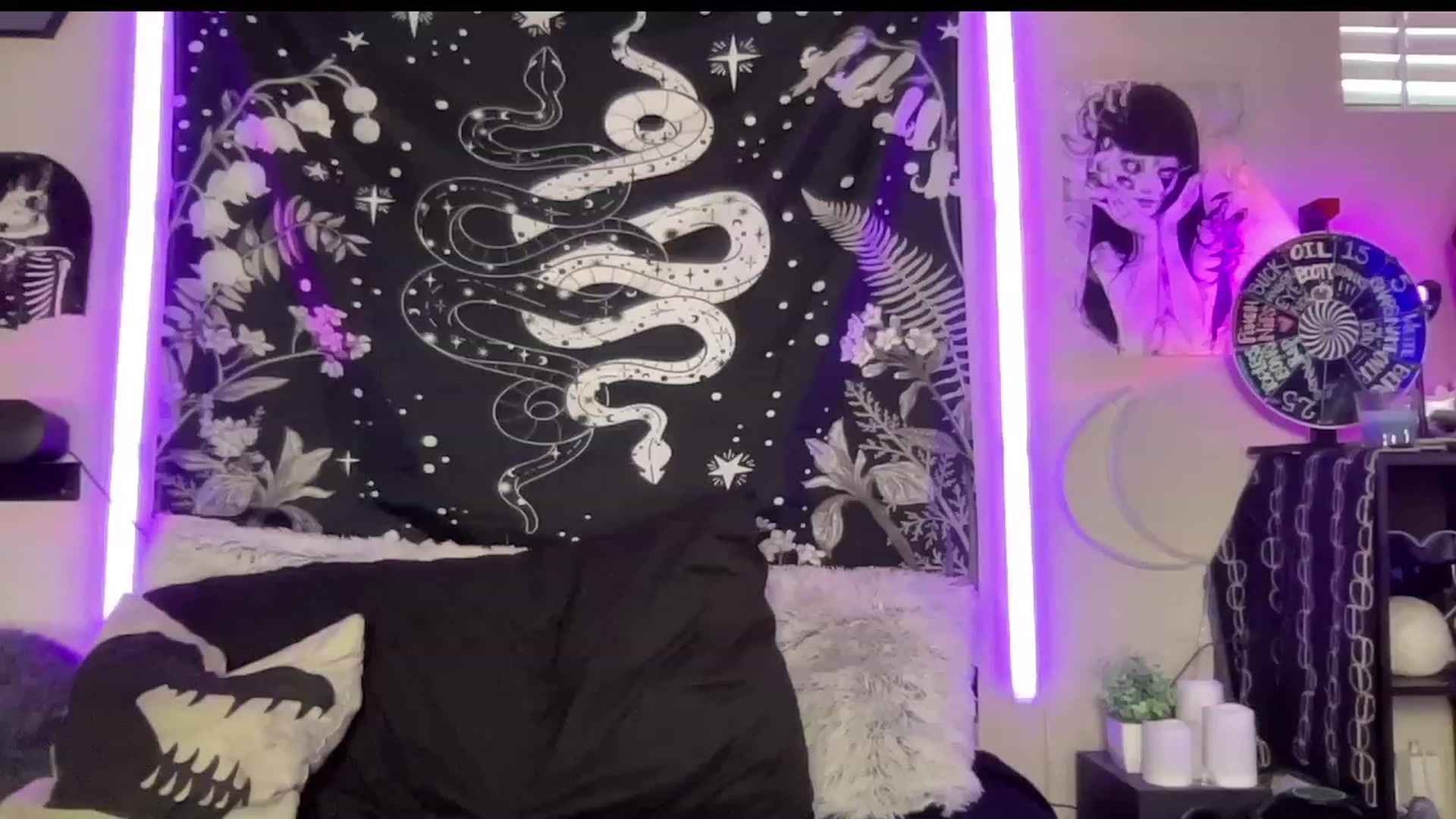 Gallery image thumbnail from RileyWoods's myfreecams stream on, 06/21/2023, 01:34 image 13 of 20