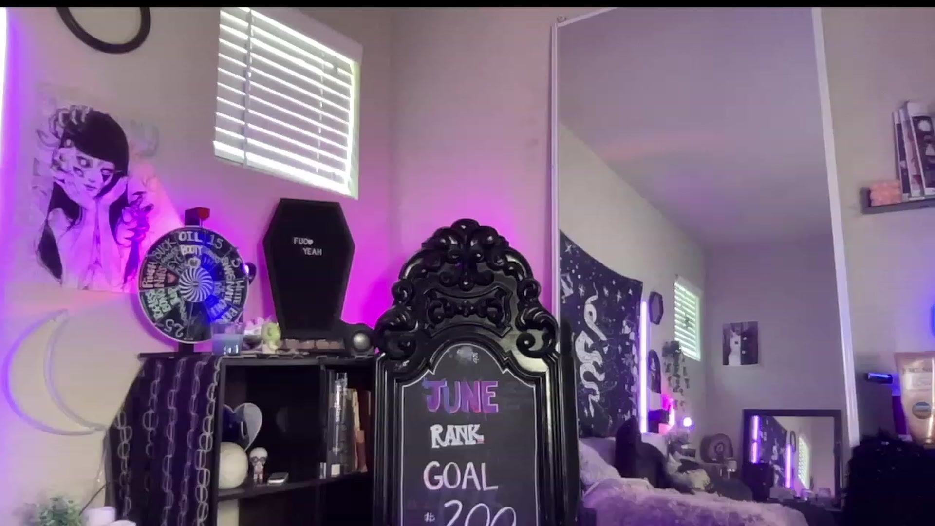 Gallery image thumbnail from RileyWoods's myfreecams stream on, 06/21/2023, 01:34 image 18 of 20