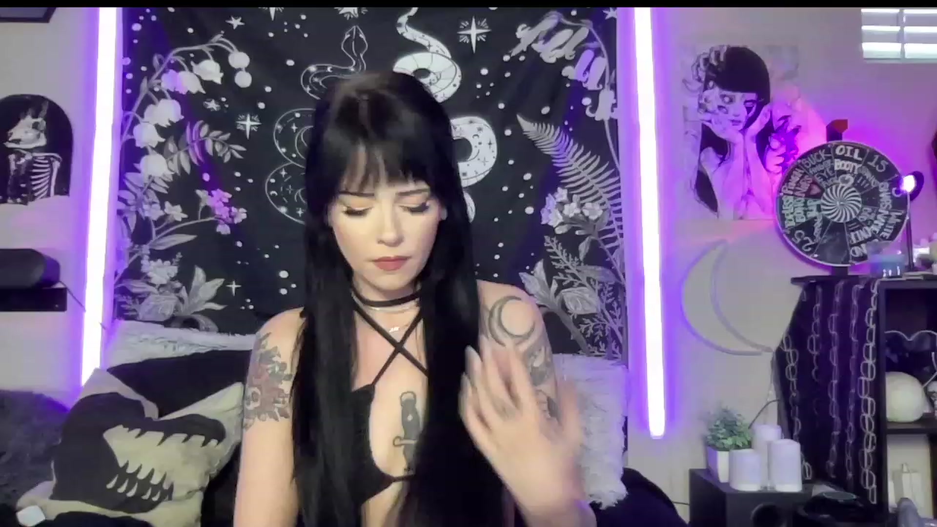 Gallery image thumbnail from RileyWoods's myfreecams stream on, 06/21/2023, 01:34 image 9 of 20