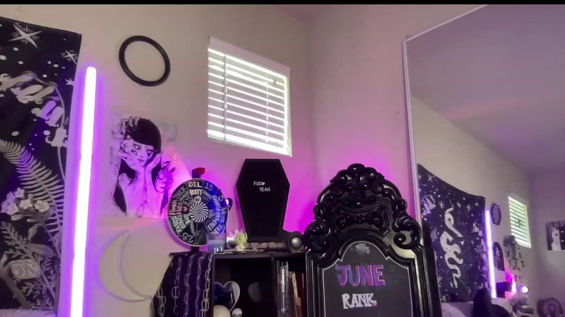 Gallery image thumbnail from RileyWoods's myfreecams stream on, 06/21/2023, 01:34 image 15 of 20