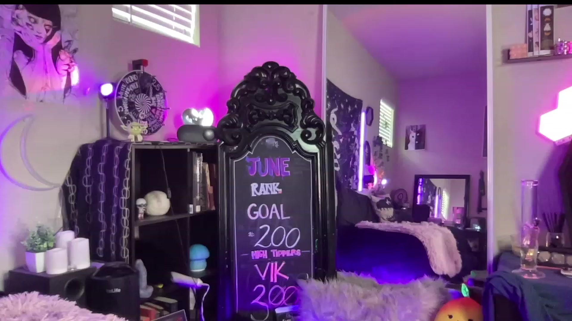 Gallery image thumbnail from RileyWoods's myfreecams stream on, 06/23/2023, 01:05 image 18 of 20