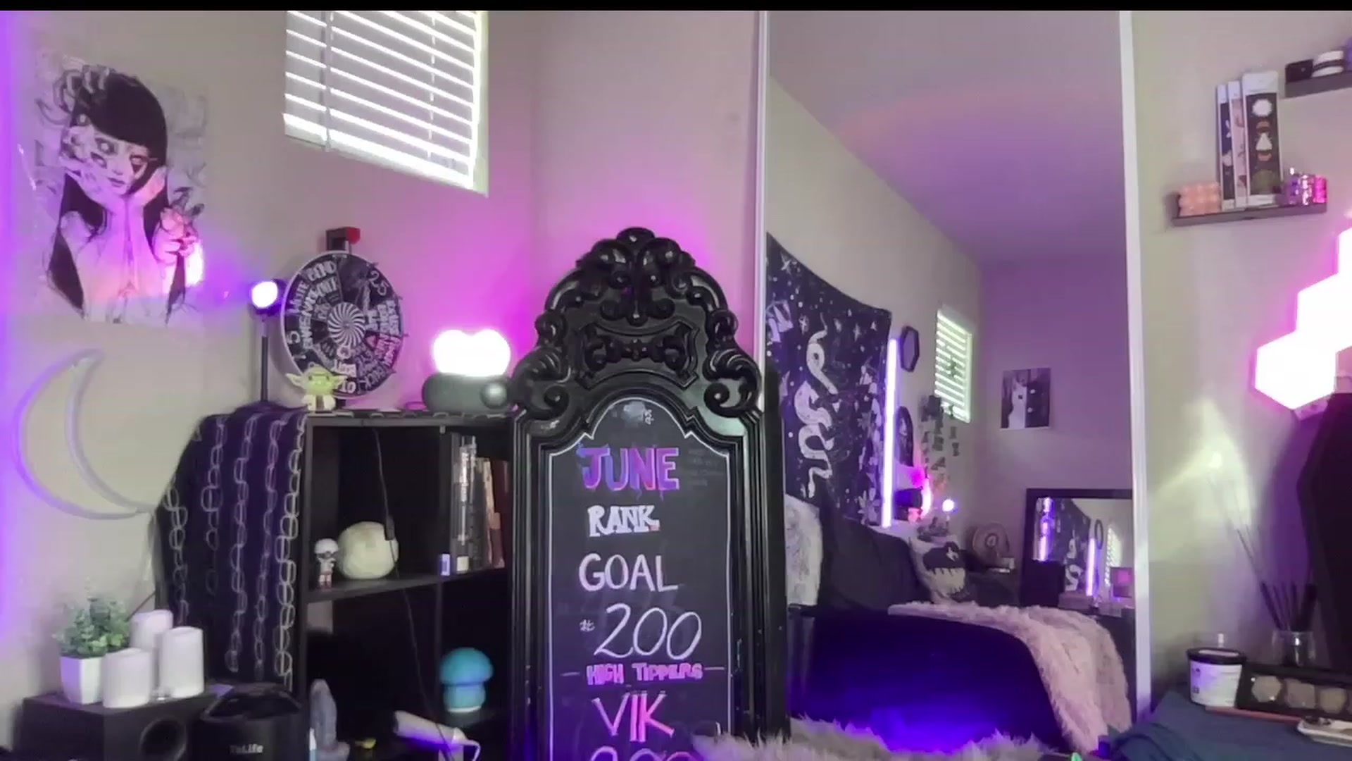 Gallery image thumbnail from RileyWoods's myfreecams stream on, 06/23/2023, 01:42 image 6 of 20
