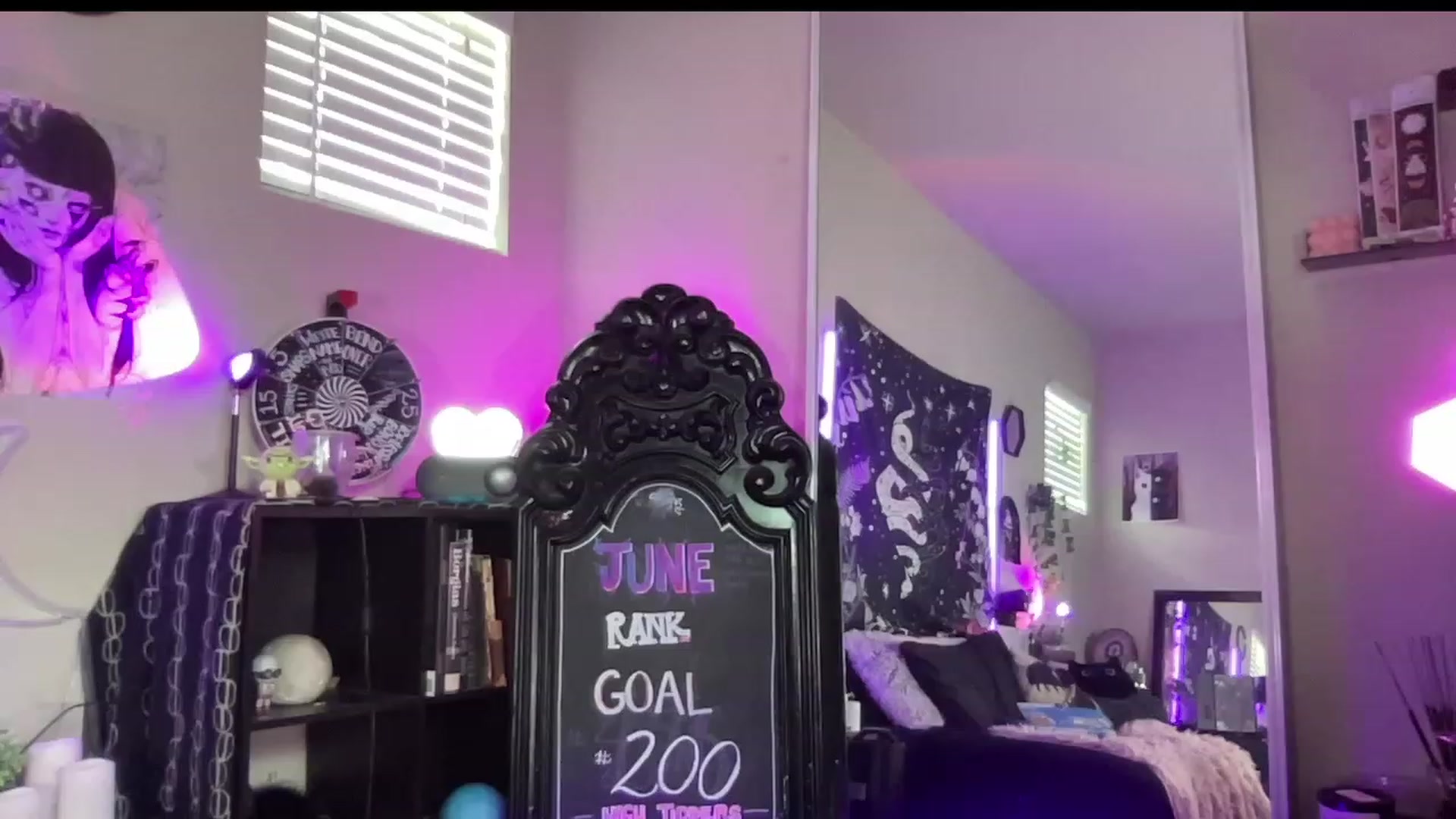 Gallery image thumbnail from RileyWoods's myfreecams stream on, 06/24/2023, 23:40 image 8 of 20