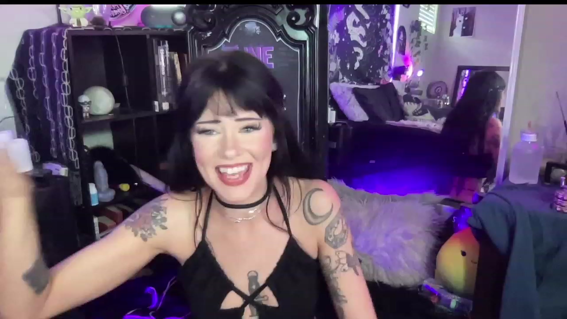 Gallery image thumbnail from RileyWoods's myfreecams stream on, 06/24/2023, 23:40 image 1 of 20