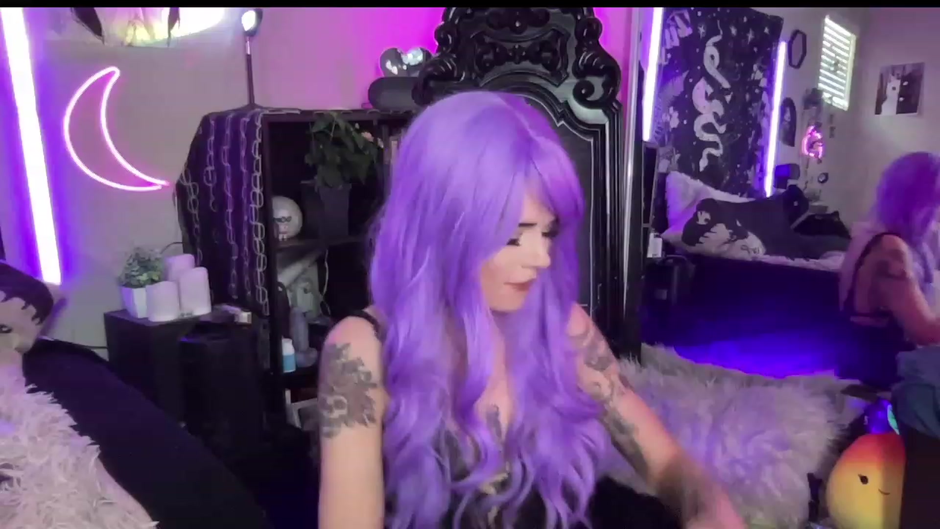 Gallery image thumbnail from RileyWoods's myfreecams stream on, 06/27/2023, 02:11 image 10 of 20