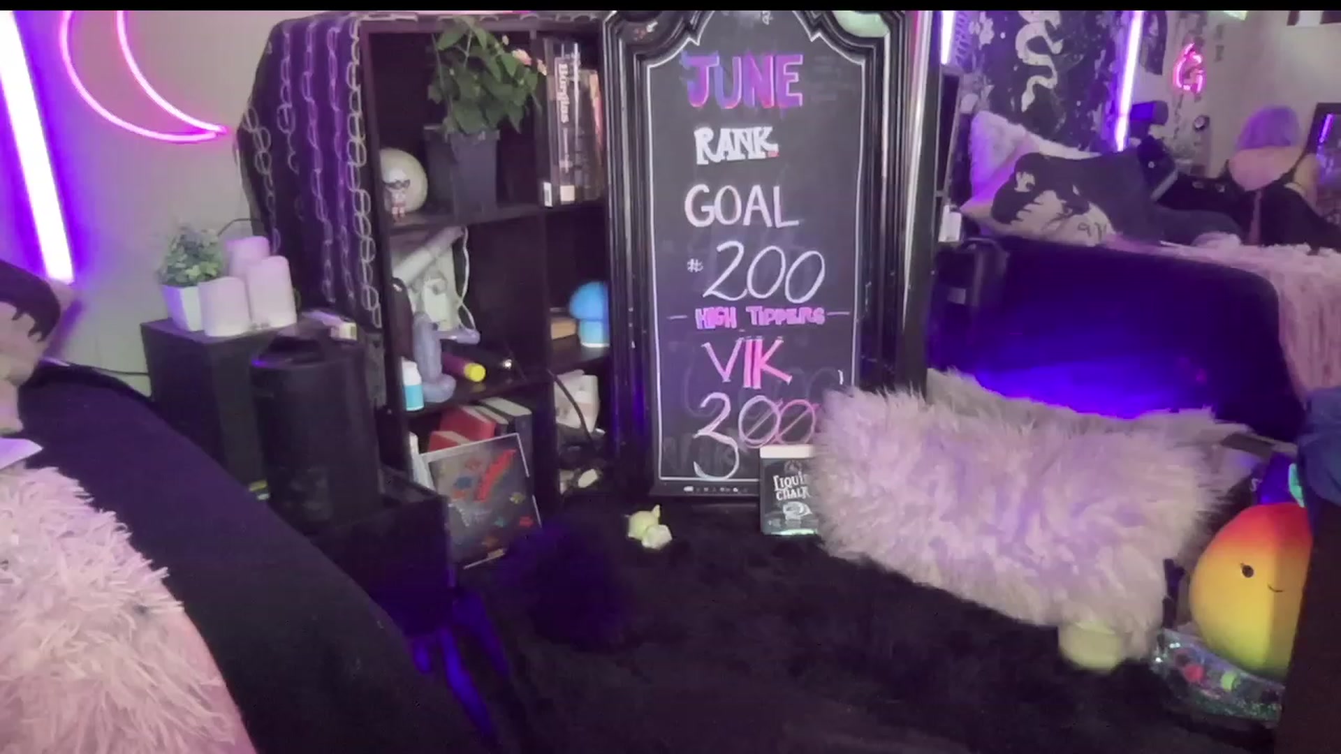 Gallery image thumbnail from RileyWoods's myfreecams stream on, 06/27/2023, 02:11 image 12 of 20