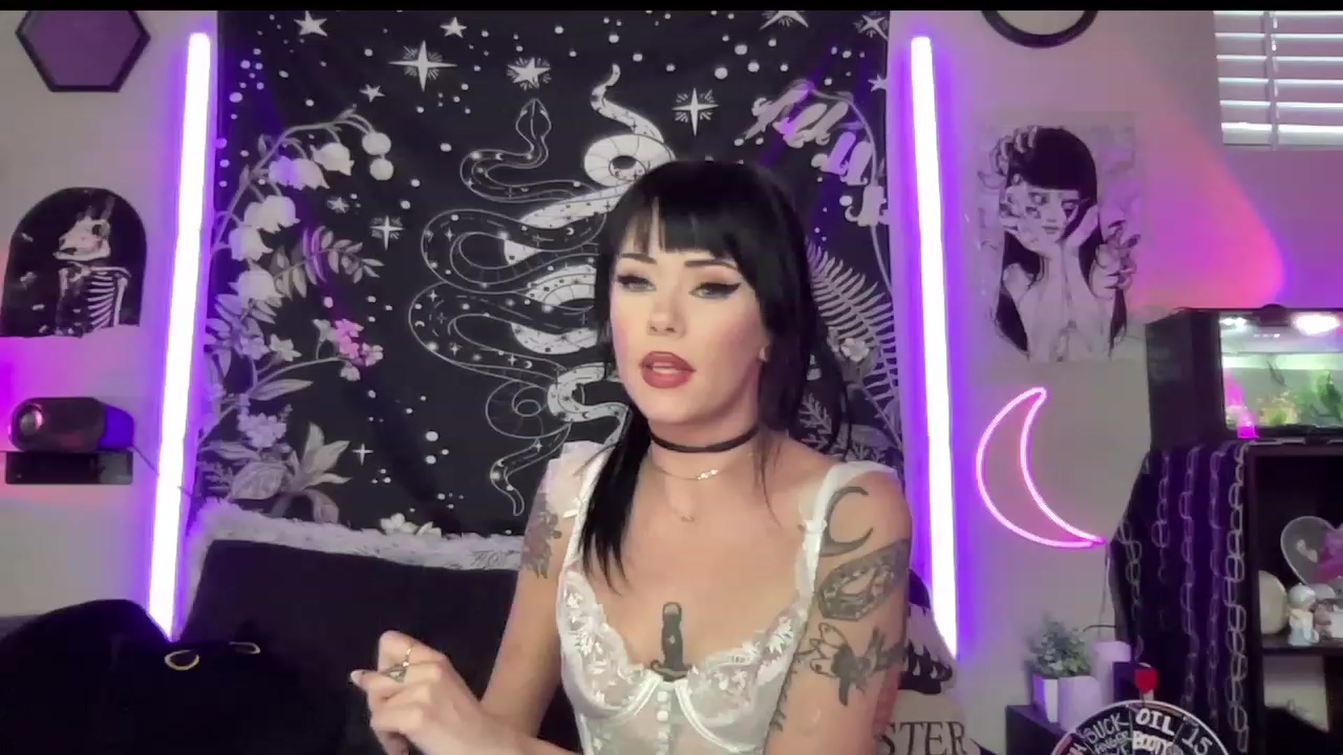 Gallery image thumbnail from RileyWoods's myfreecams stream on, 06/28/2023, 02:40 image 19 of 20