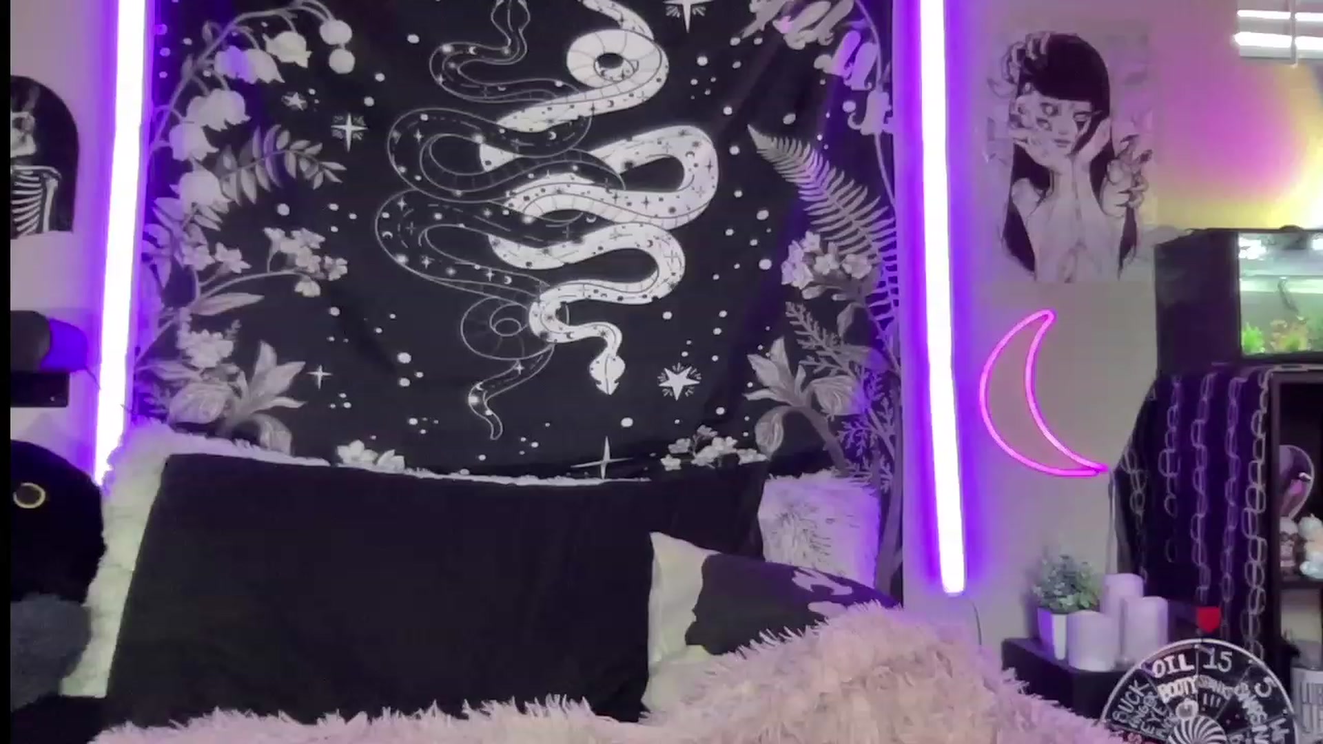 Gallery image thumbnail from RileyWoods's myfreecams stream on, 06/29/2023, 23:35 image 17 of 20