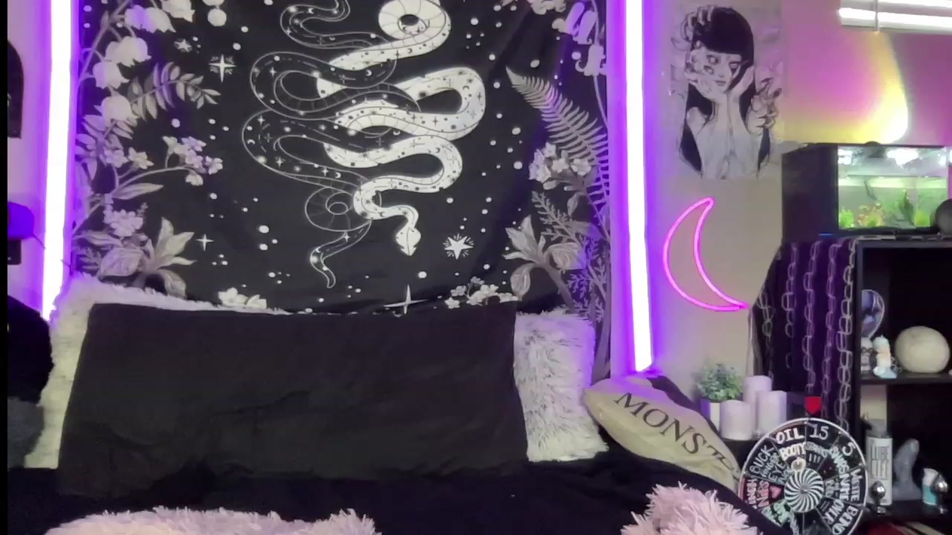 Gallery image thumbnail from RileyWoods's myfreecams stream on, 06/29/2023, 23:35 image 8 of 20