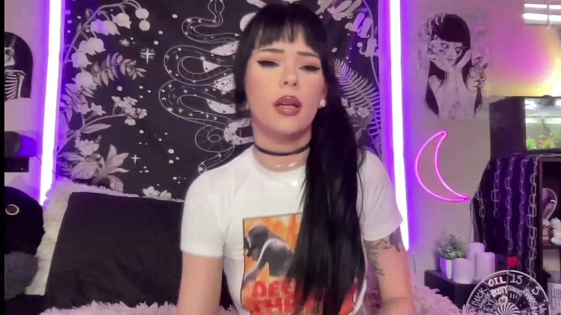 Gallery image thumbnail from RileyWoods's myfreecams stream on, 06/29/2023, 23:35 image 18 of 20