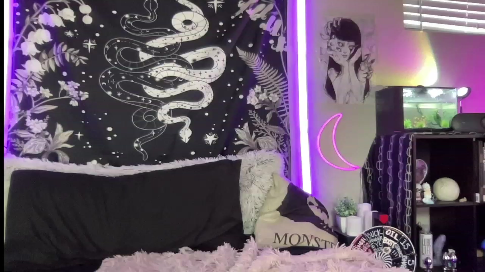 Gallery image thumbnail from RileyWoods's myfreecams stream on, 06/30/2023, 01:49 image 20 of 20