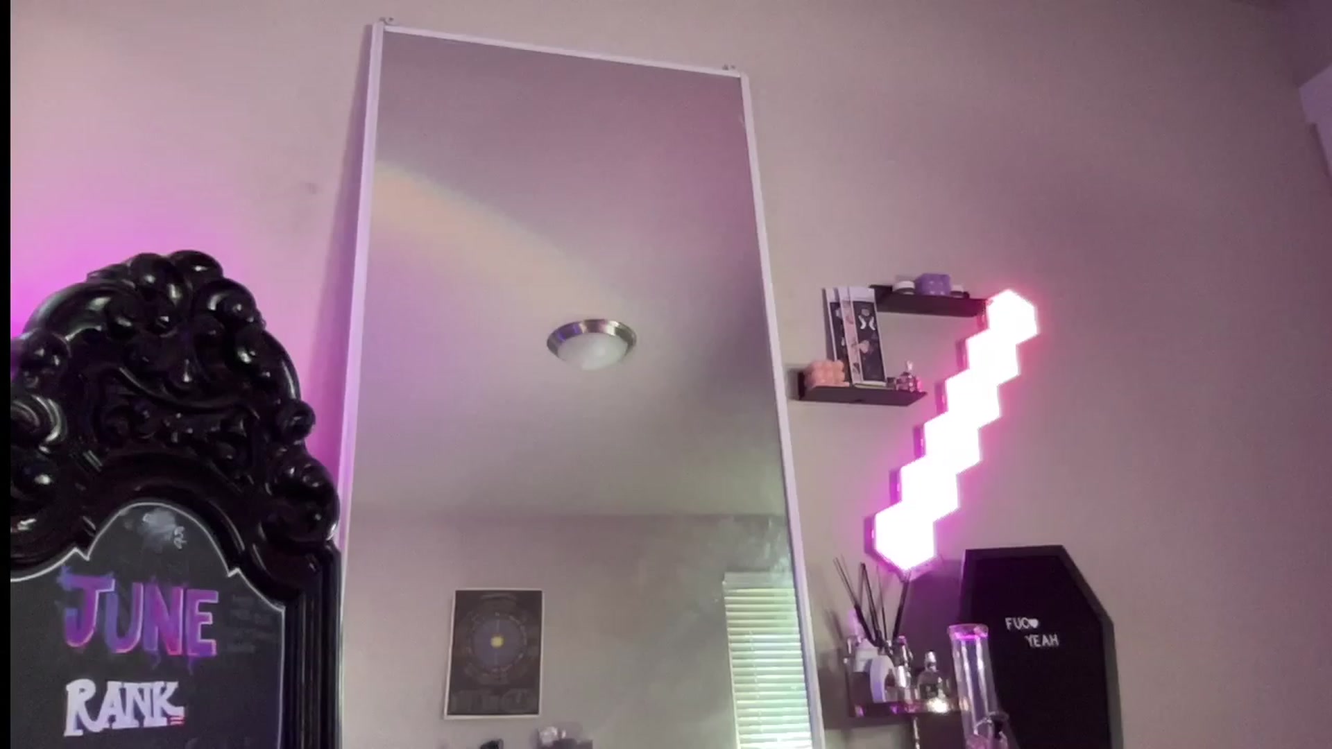 Gallery image thumbnail from RileyWoods's myfreecams stream on, 06/30/2023, 01:49 image 11 of 20
