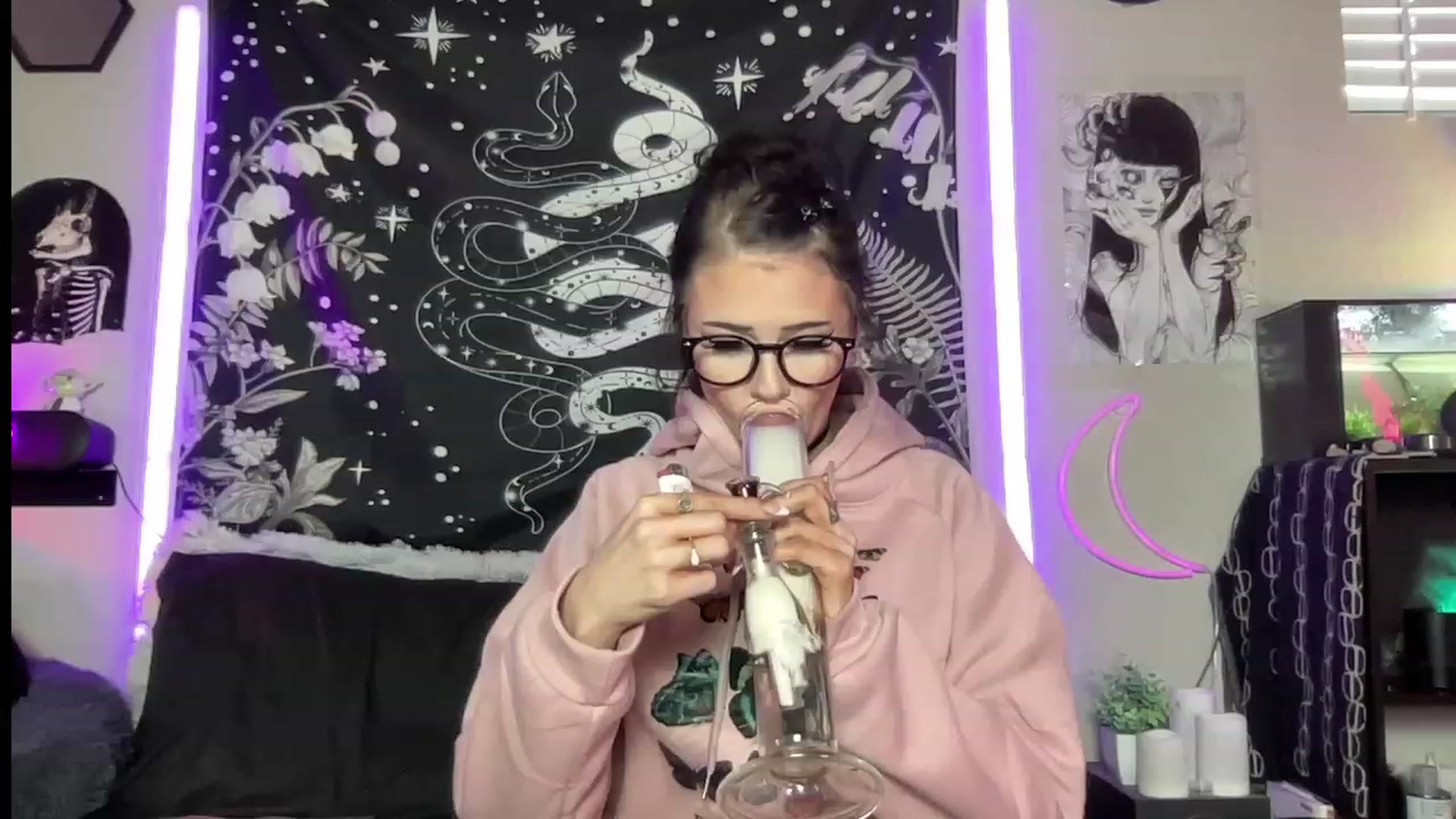 Gallery image thumbnail from RileyWoods's myfreecams stream on, 07/02/2023, 23:58 image 2 of 20