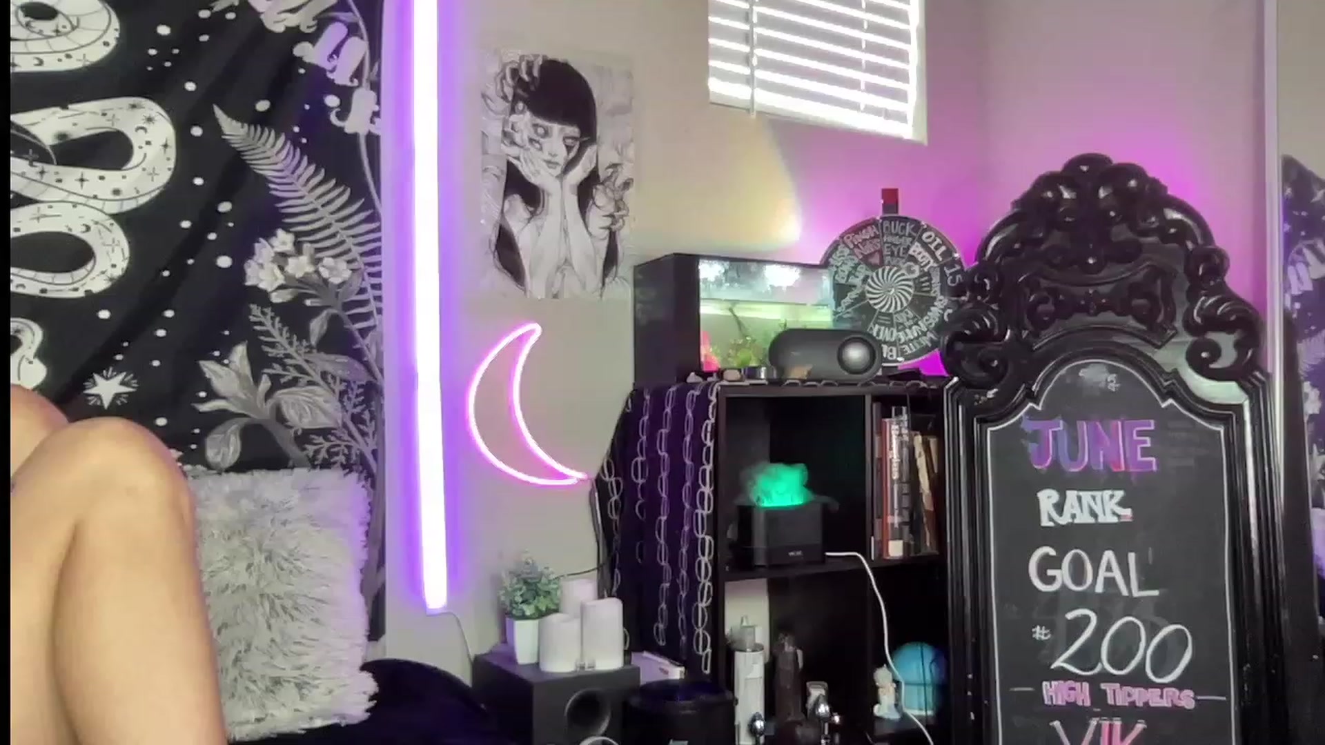 Gallery image thumbnail from RileyWoods's myfreecams stream on, 07/03/2023, 24:55 image 1 of 20