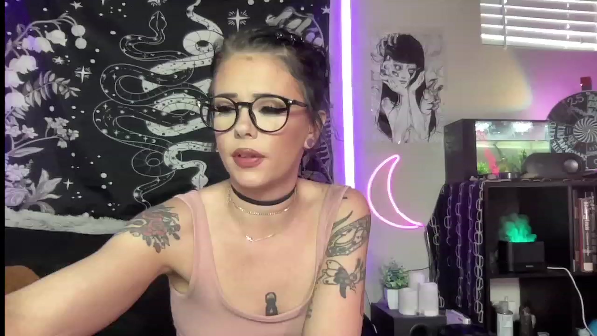 Gallery image thumbnail from RileyWoods's myfreecams stream on, 07/03/2023, 24:55 image 13 of 20
