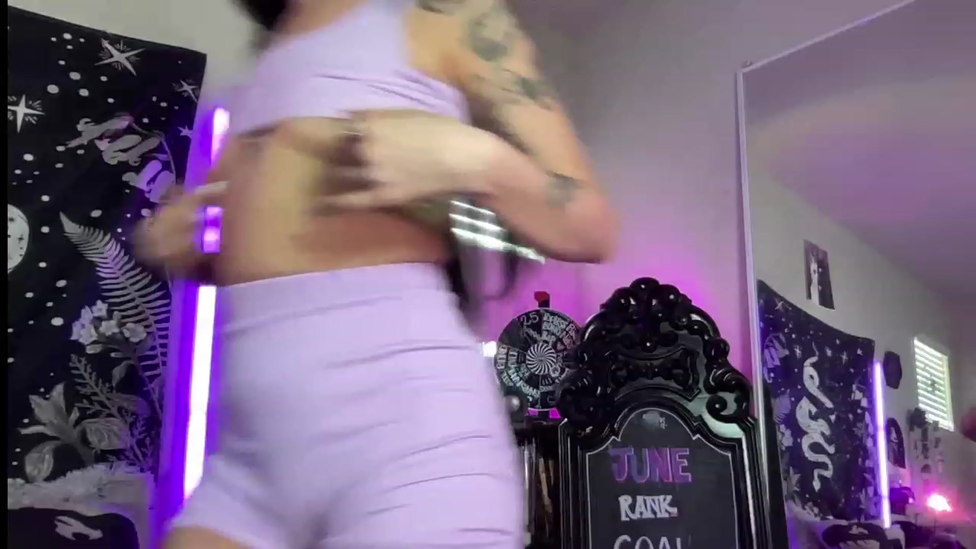 Gallery image thumbnail from RileyWoods's myfreecams stream on, 07/06/2023, 24:05 image 5 of 20