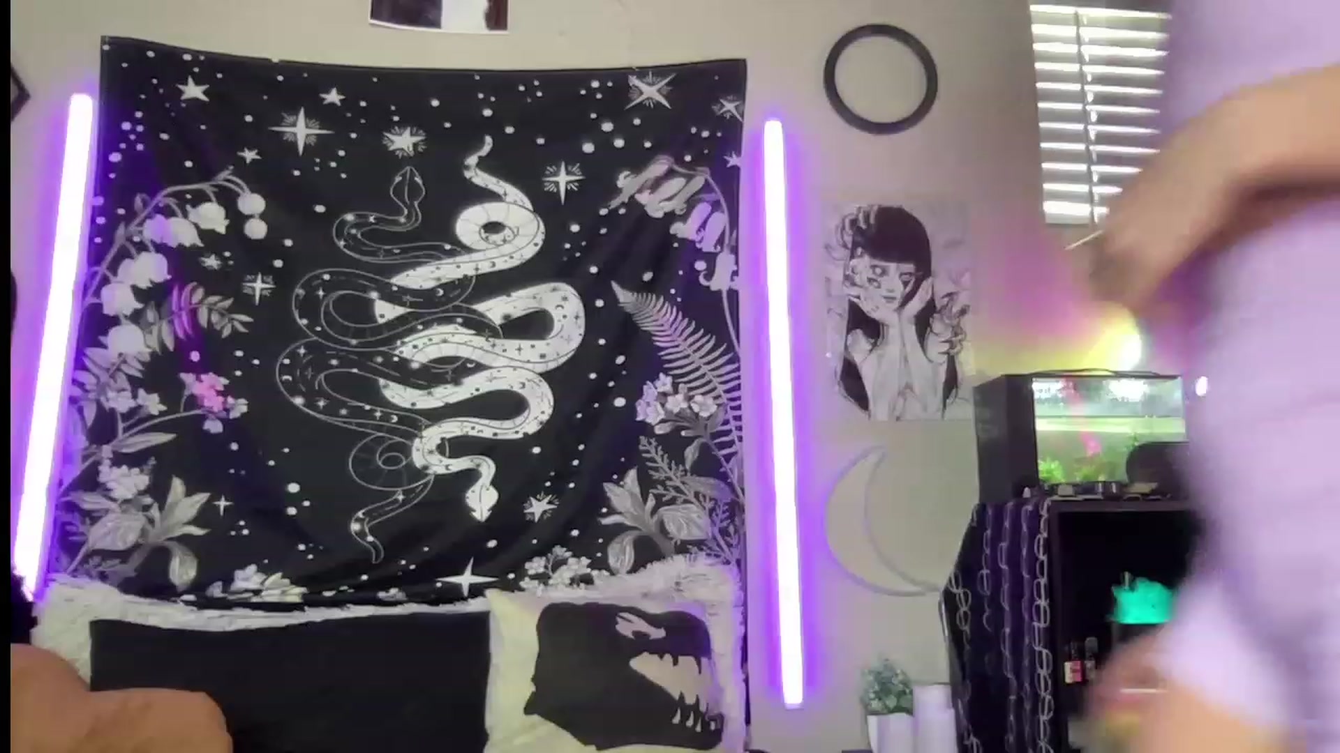 Gallery image thumbnail from RileyWoods's myfreecams stream on, 07/06/2023, 24:05 image 13 of 20