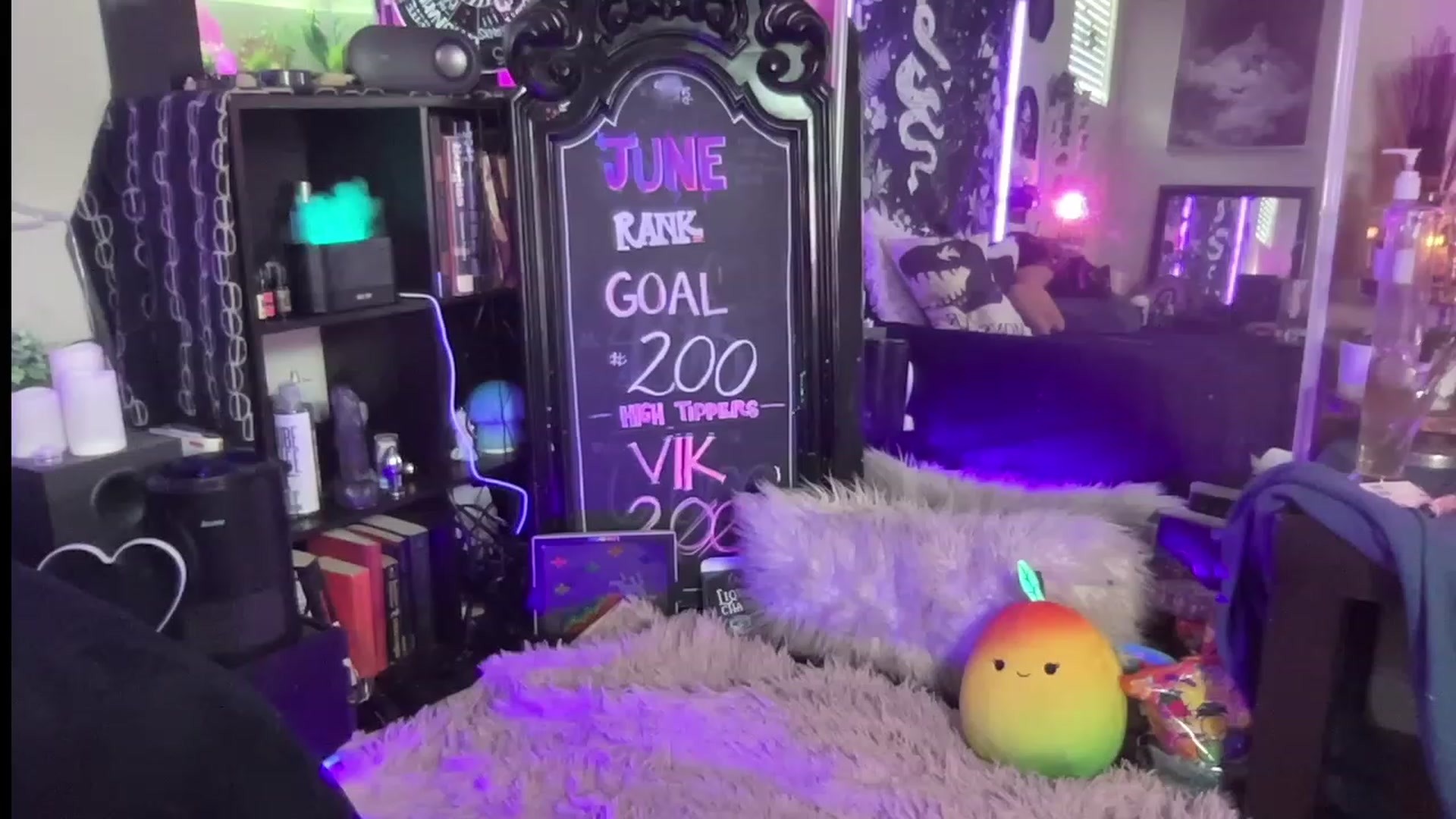 Gallery image thumbnail from RileyWoods's myfreecams stream on, 07/06/2023, 24:05 image 17 of 20