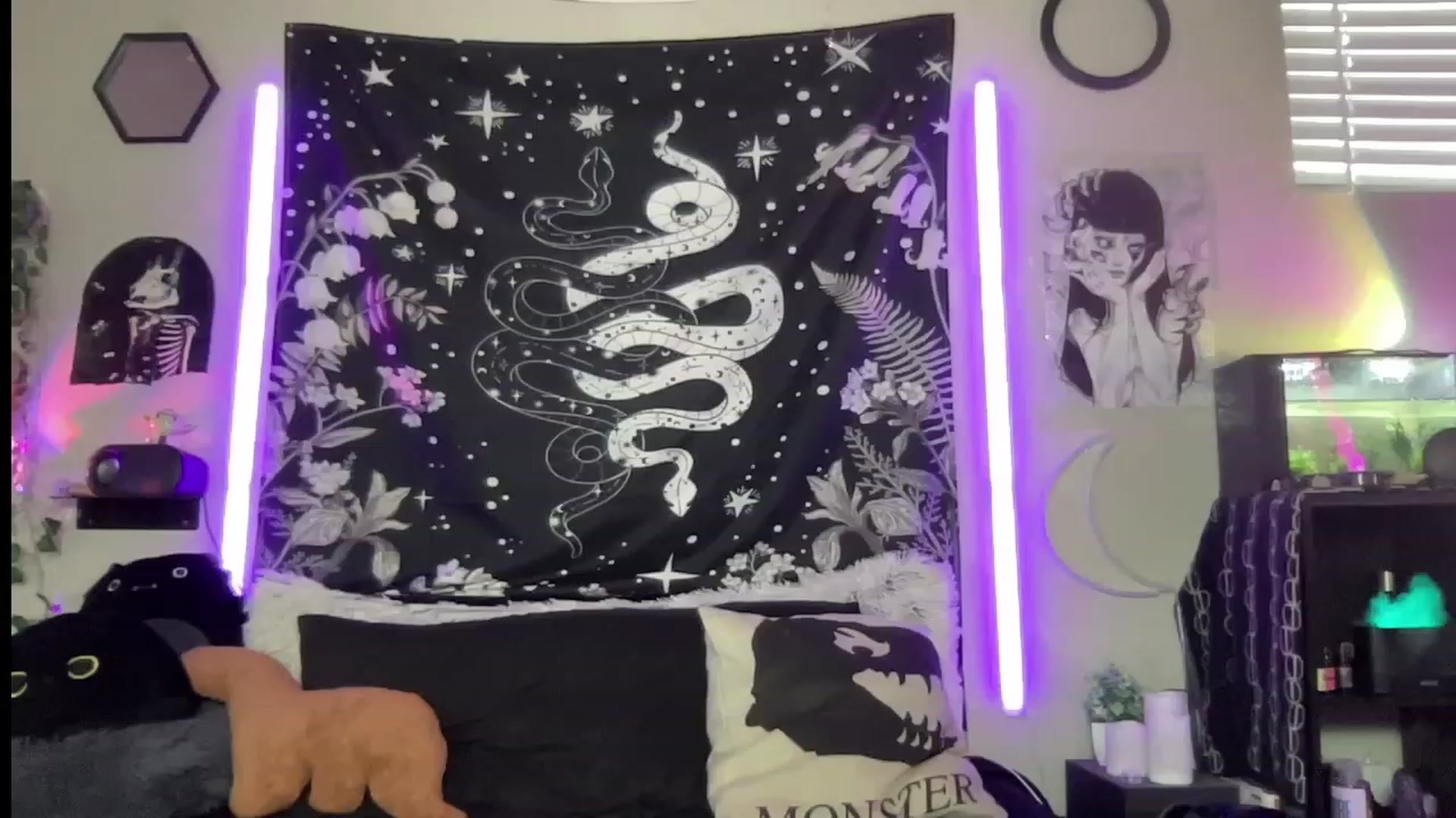 Gallery image thumbnail from RileyWoods's myfreecams stream on, 07/06/2023, 01:46 image 4 of 20