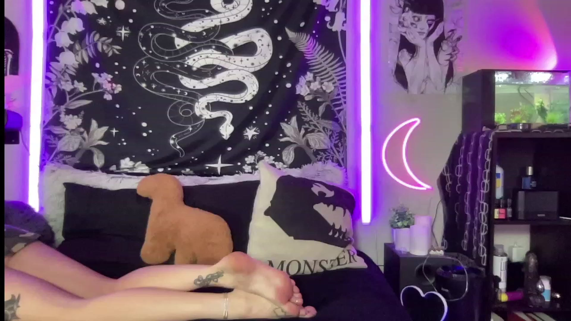 Gallery image thumbnail from RileyWoods's myfreecams stream on, 07/07/2023, 24:02 image 19 of 20