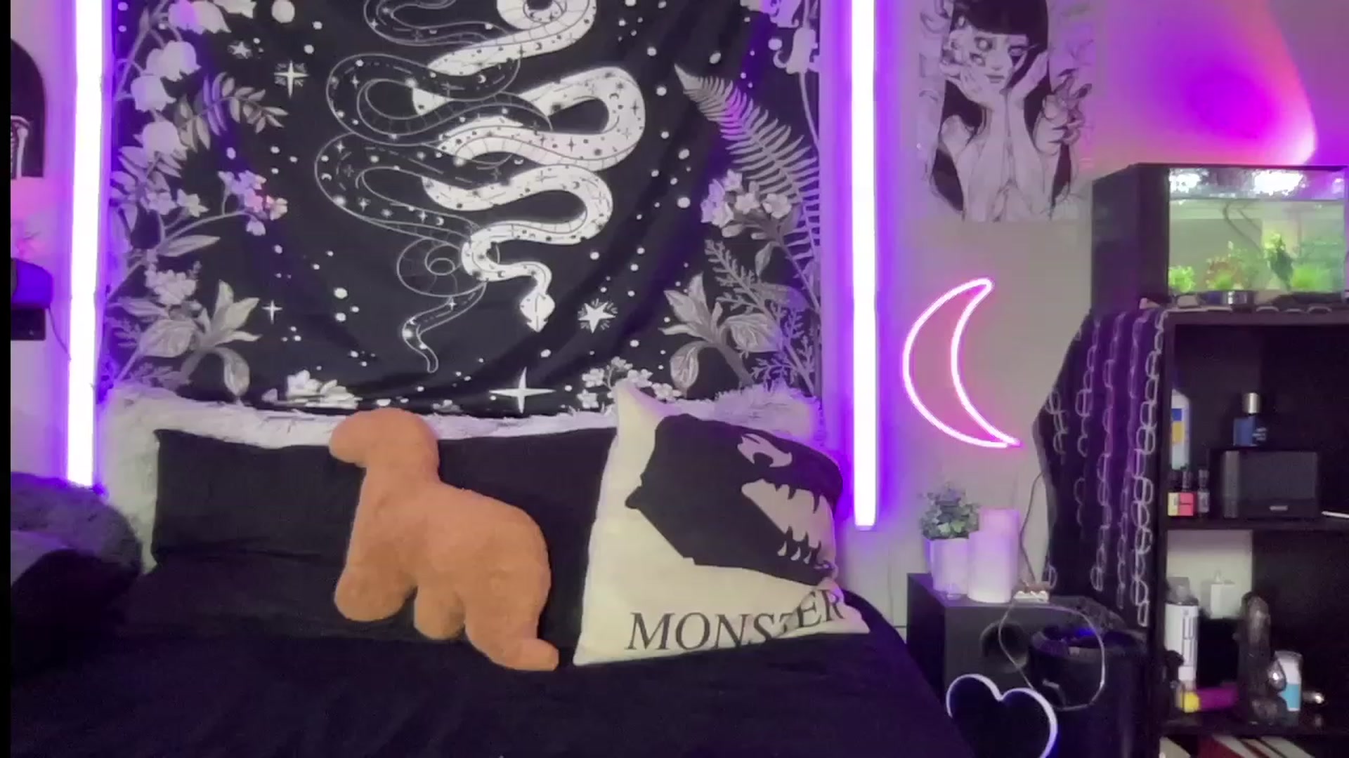 Gallery image thumbnail from RileyWoods's myfreecams stream on, 07/07/2023, 24:02 image 18 of 20