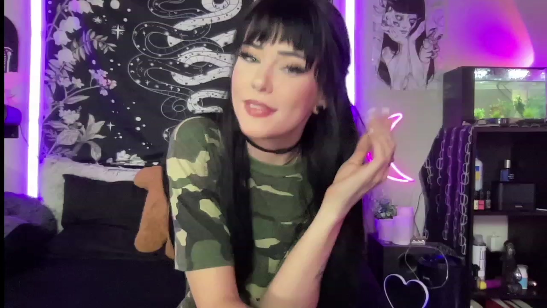 Gallery image thumbnail from RileyWoods's myfreecams stream on, 07/07/2023, 24:02 image 14 of 20
