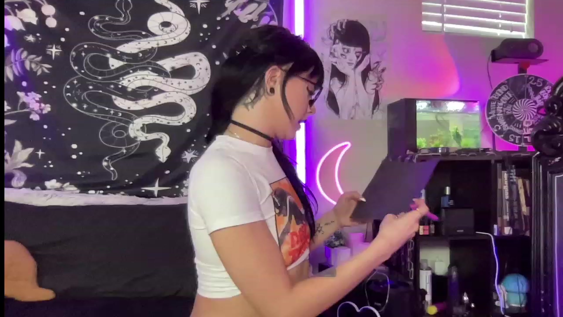 Gallery image thumbnail from RileyWoods's myfreecams stream on, 07/07/2023, 02:40 image 12 of 20