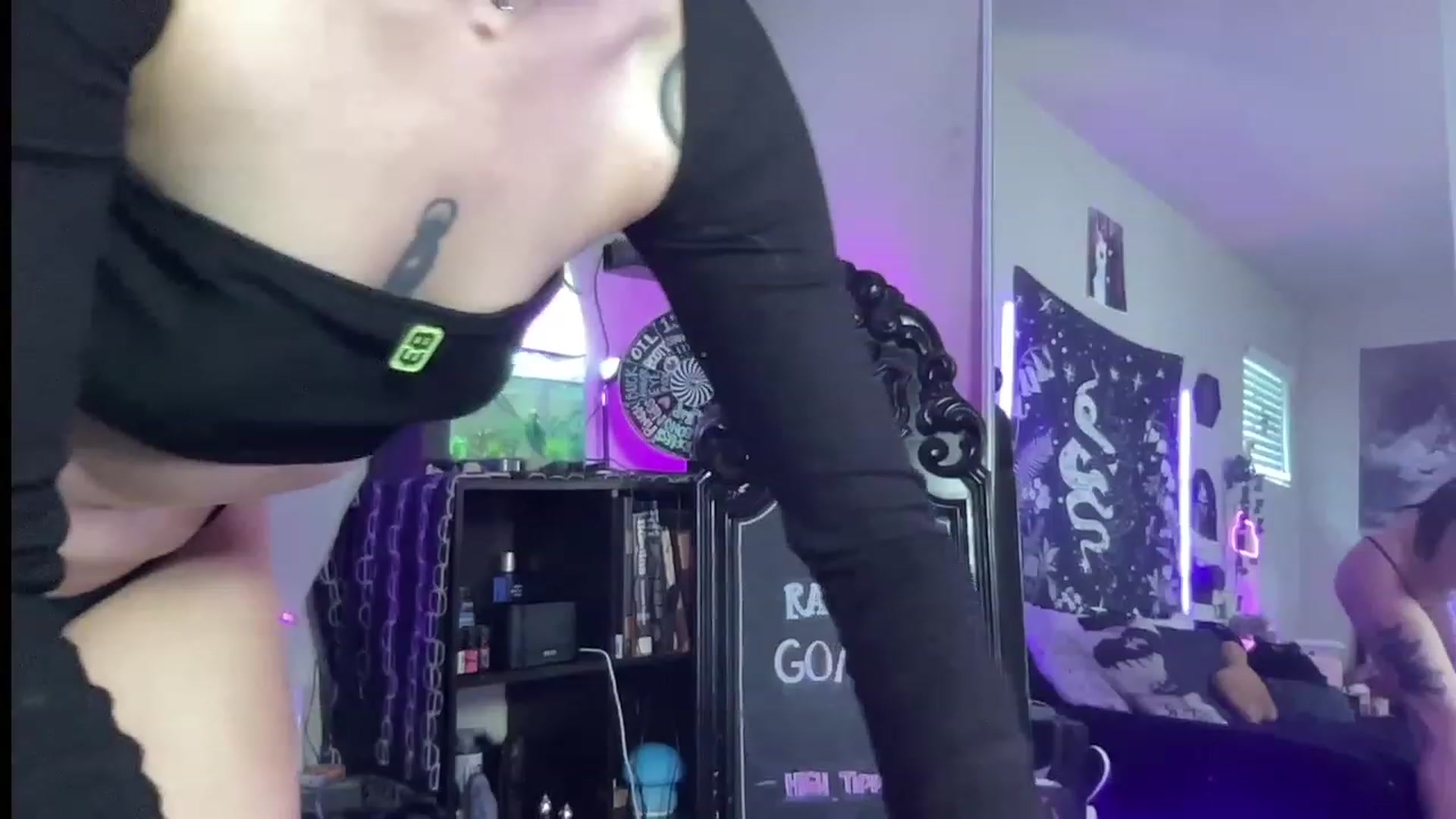 Gallery image thumbnail from RileyWoods's myfreecams stream on, 07/11/2023, 24:55 image 13 of 20