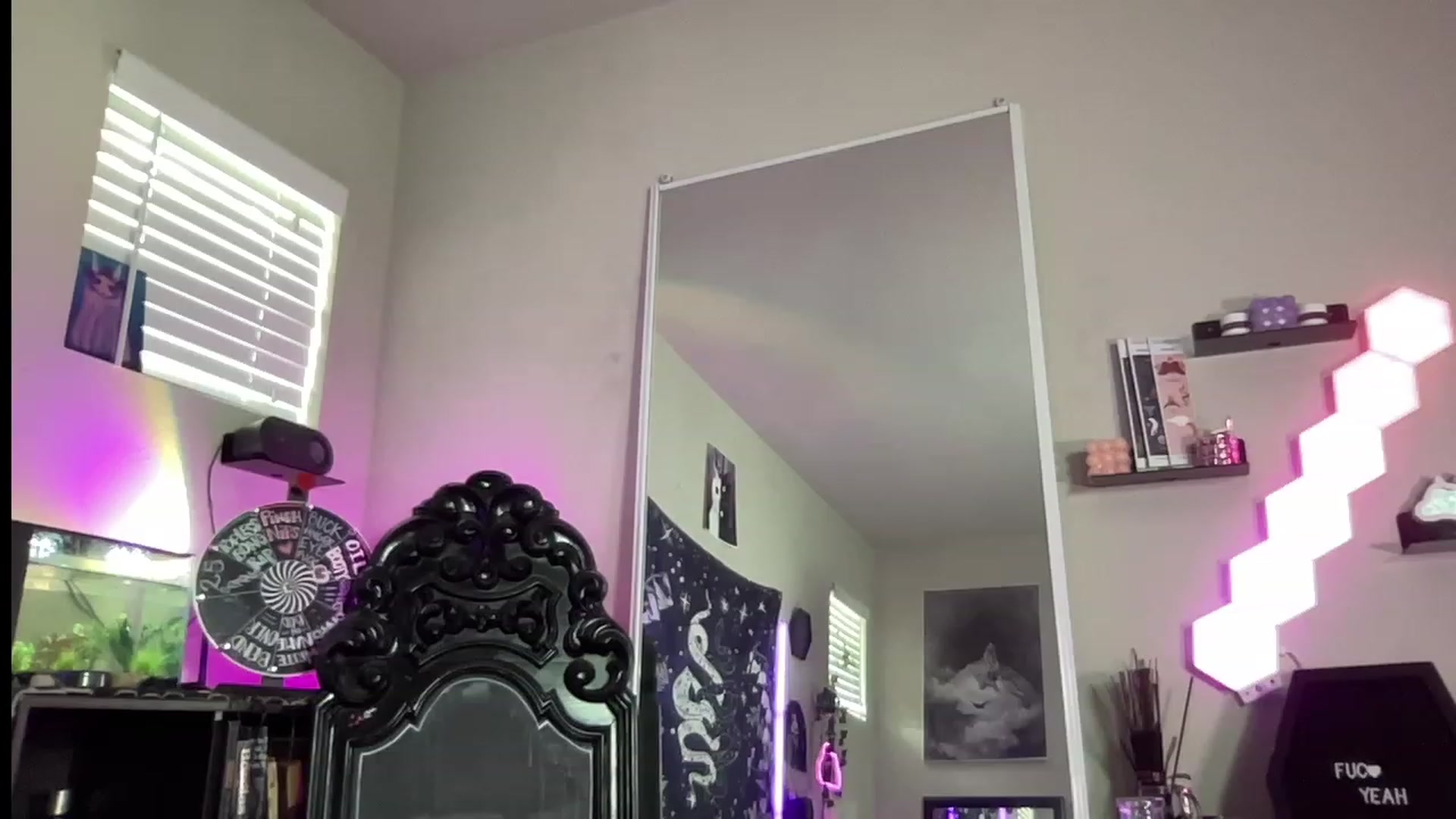 Gallery image thumbnail from RileyWoods's myfreecams stream on, 07/12/2023, 24:13 image 11 of 20