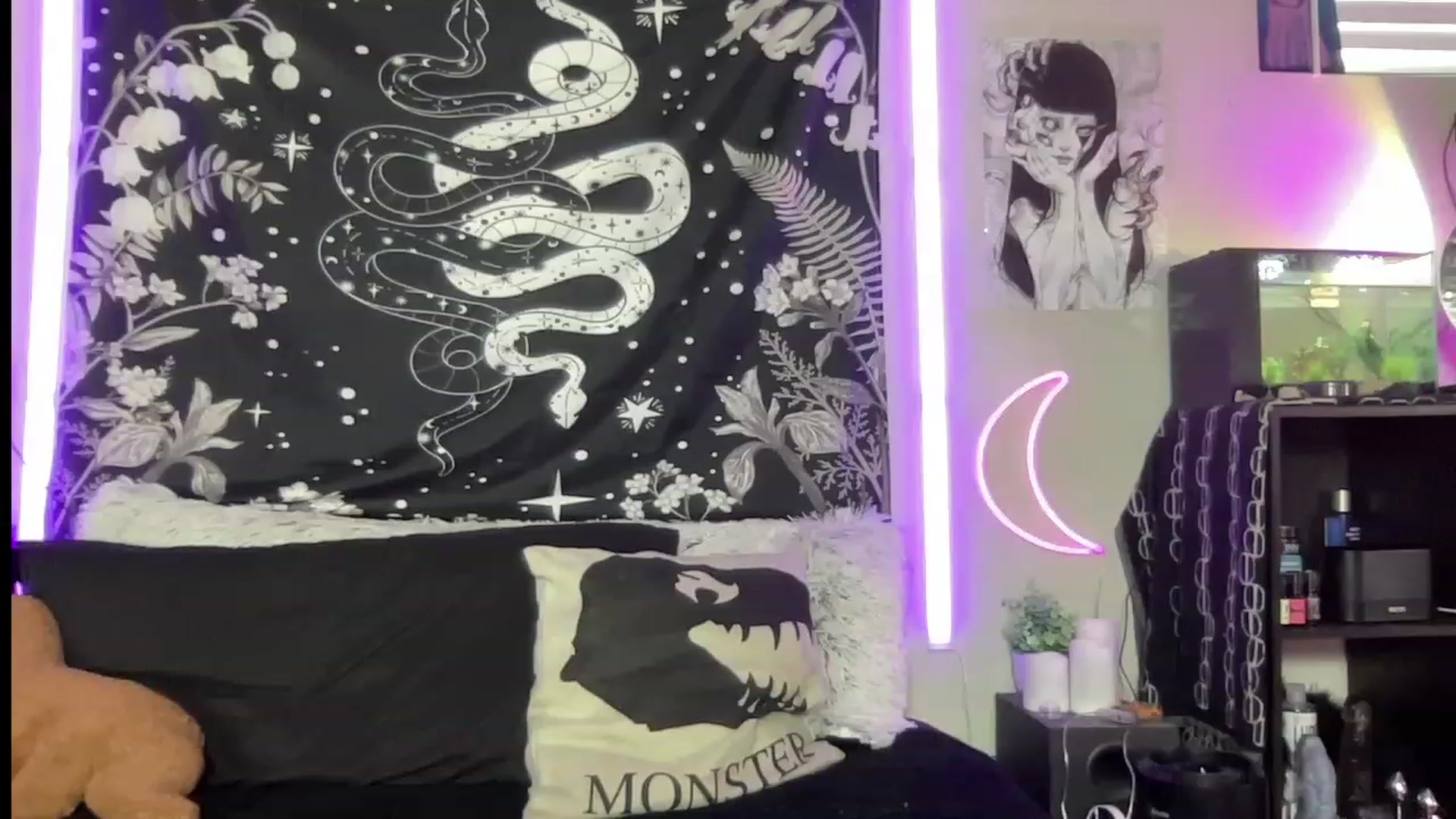 Gallery image thumbnail from RileyWoods's myfreecams stream on, 07/12/2023, 24:13 image 13 of 20