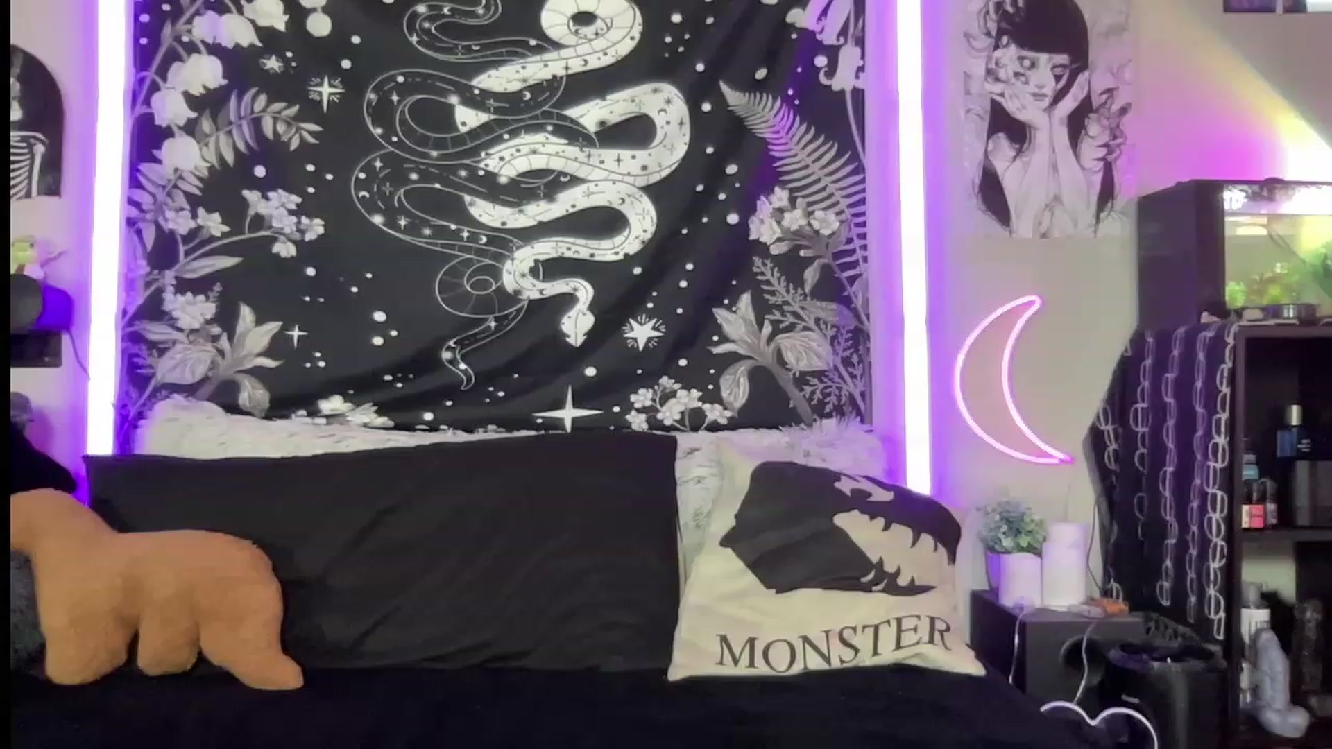 Gallery image thumbnail from RileyWoods's myfreecams stream on, 07/12/2023, 01:43 image 20 of 20