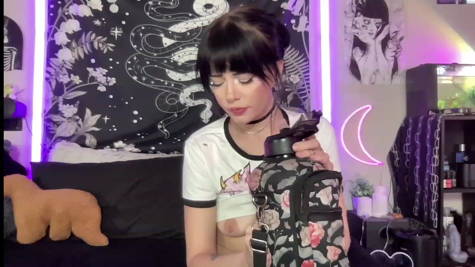 Gallery image thumbnail from RileyWoods's myfreecams stream on, 07/12/2023, 01:43 image 16 of 20