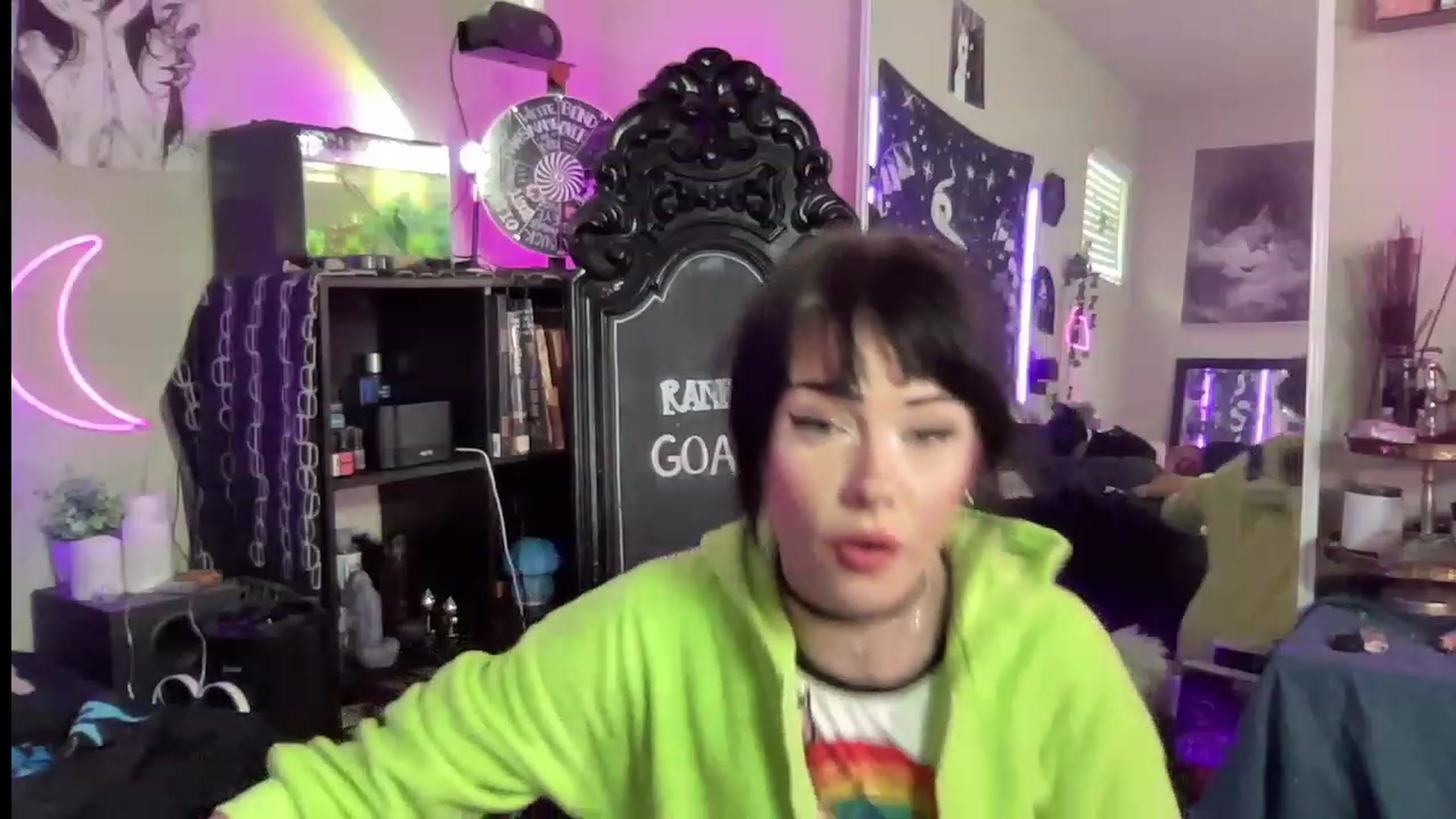 Gallery image thumbnail from RileyWoods's myfreecams stream on, 07/12/2023, 01:43 image 9 of 20