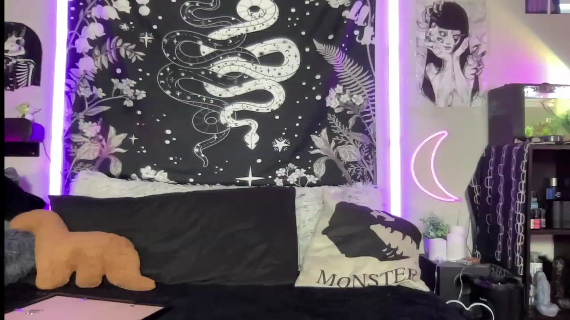 Gallery image thumbnail from RileyWoods's myfreecams stream on, 07/13/2023, 01:34 image 2 of 20