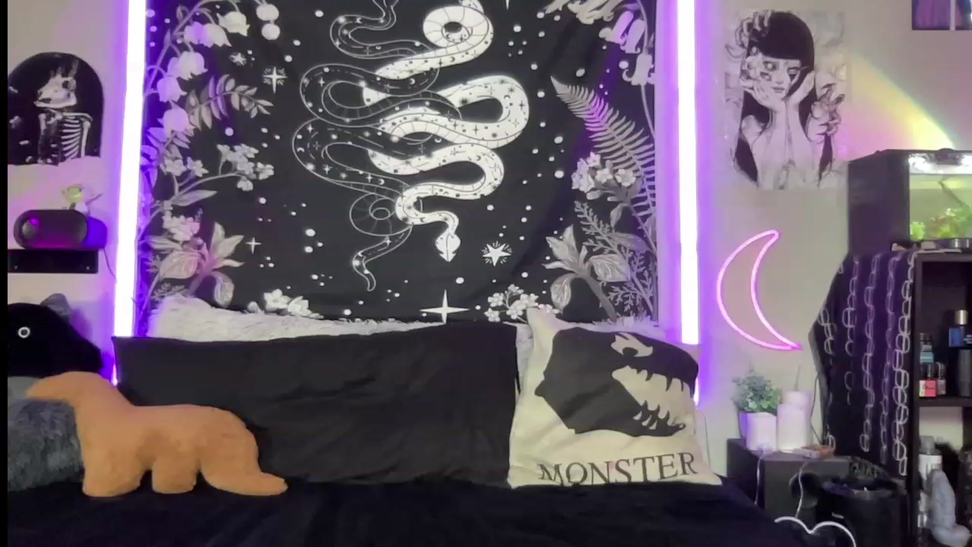 Gallery image thumbnail from RileyWoods's myfreecams stream on, 07/13/2023, 01:34 image 12 of 20