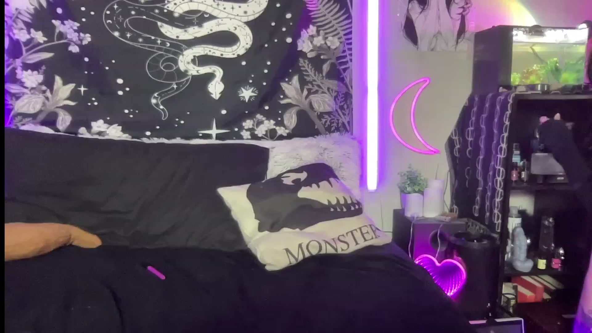 Gallery image thumbnail from RileyWoods's myfreecams stream on, 07/14/2023, 02:59 image 19 of 20