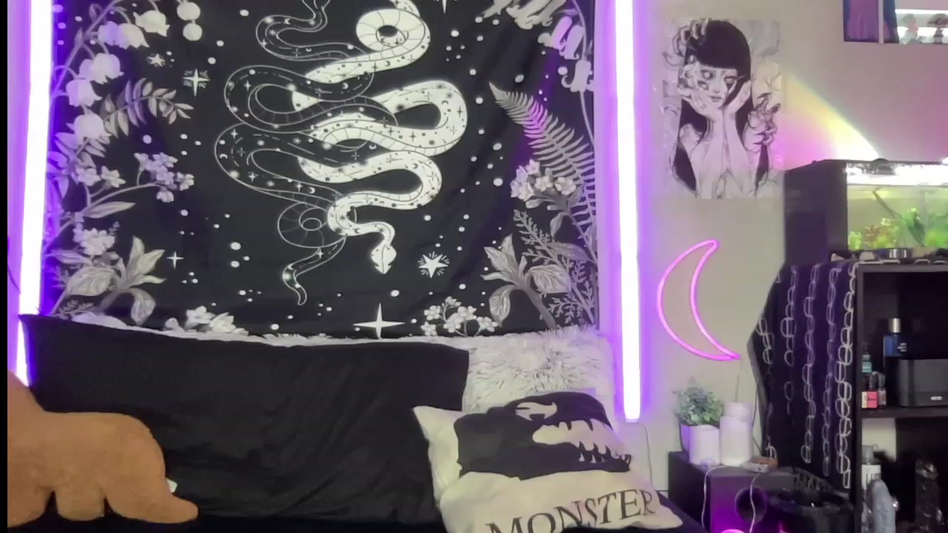 Gallery image thumbnail from RileyWoods's myfreecams stream on, 07/14/2023, 02:59 image 9 of 20