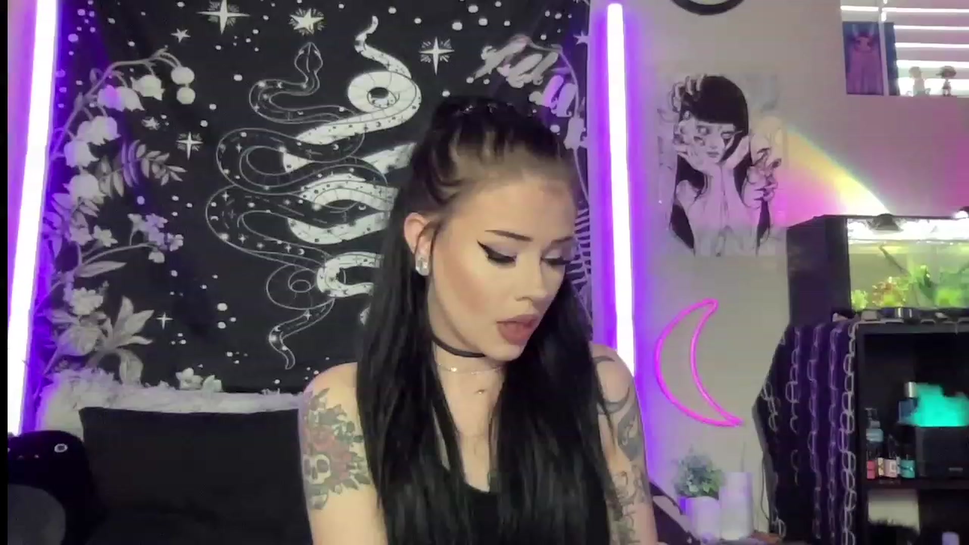 Gallery image thumbnail from RileyWoods's myfreecams stream on, 07/16/2023, 24:46 image 12 of 20