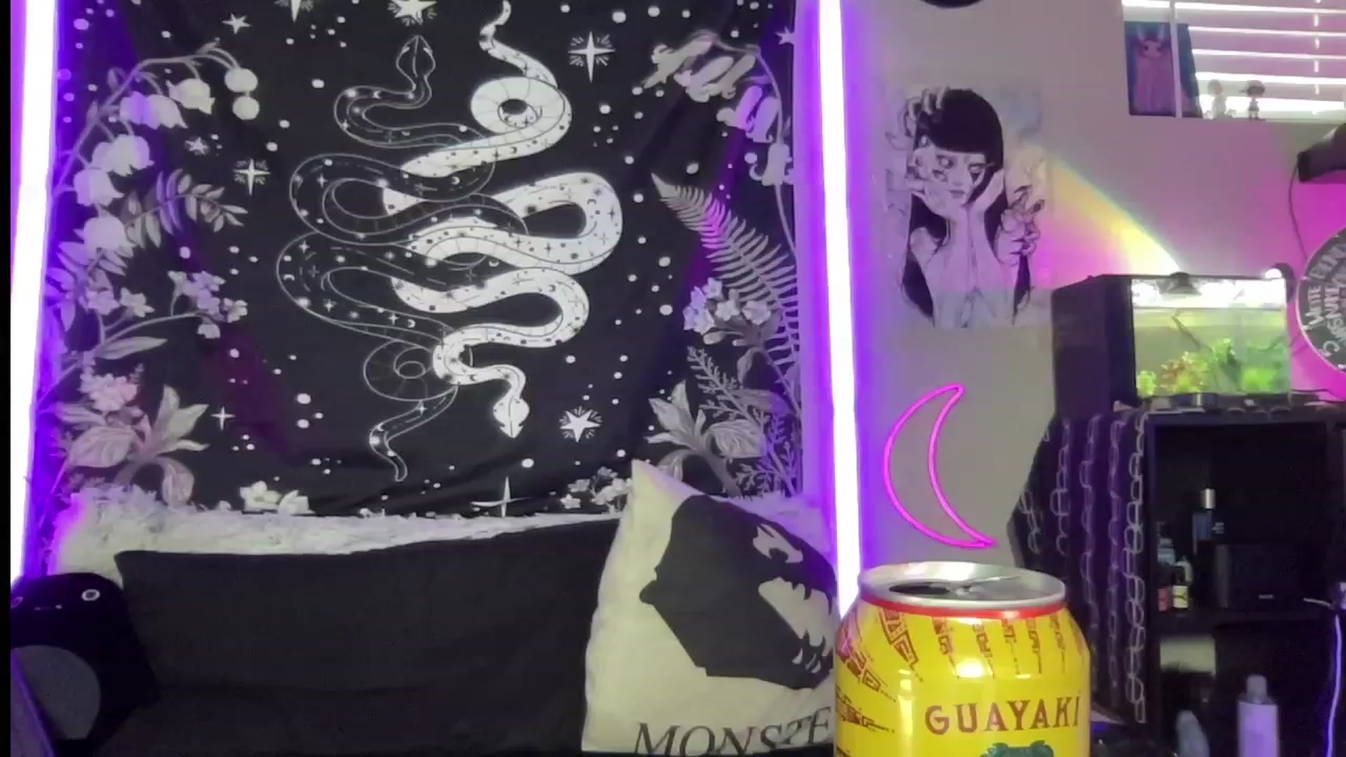 Gallery image thumbnail from RileyWoods's myfreecams stream on, 07/16/2023, 24:46 image 1 of 20