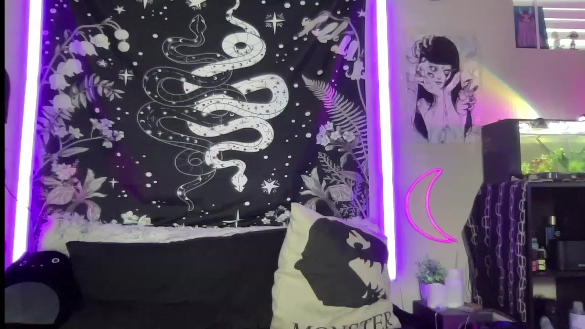 Gallery image thumbnail from RileyWoods's myfreecams stream on, 07/16/2023, 24:46 image 2 of 20