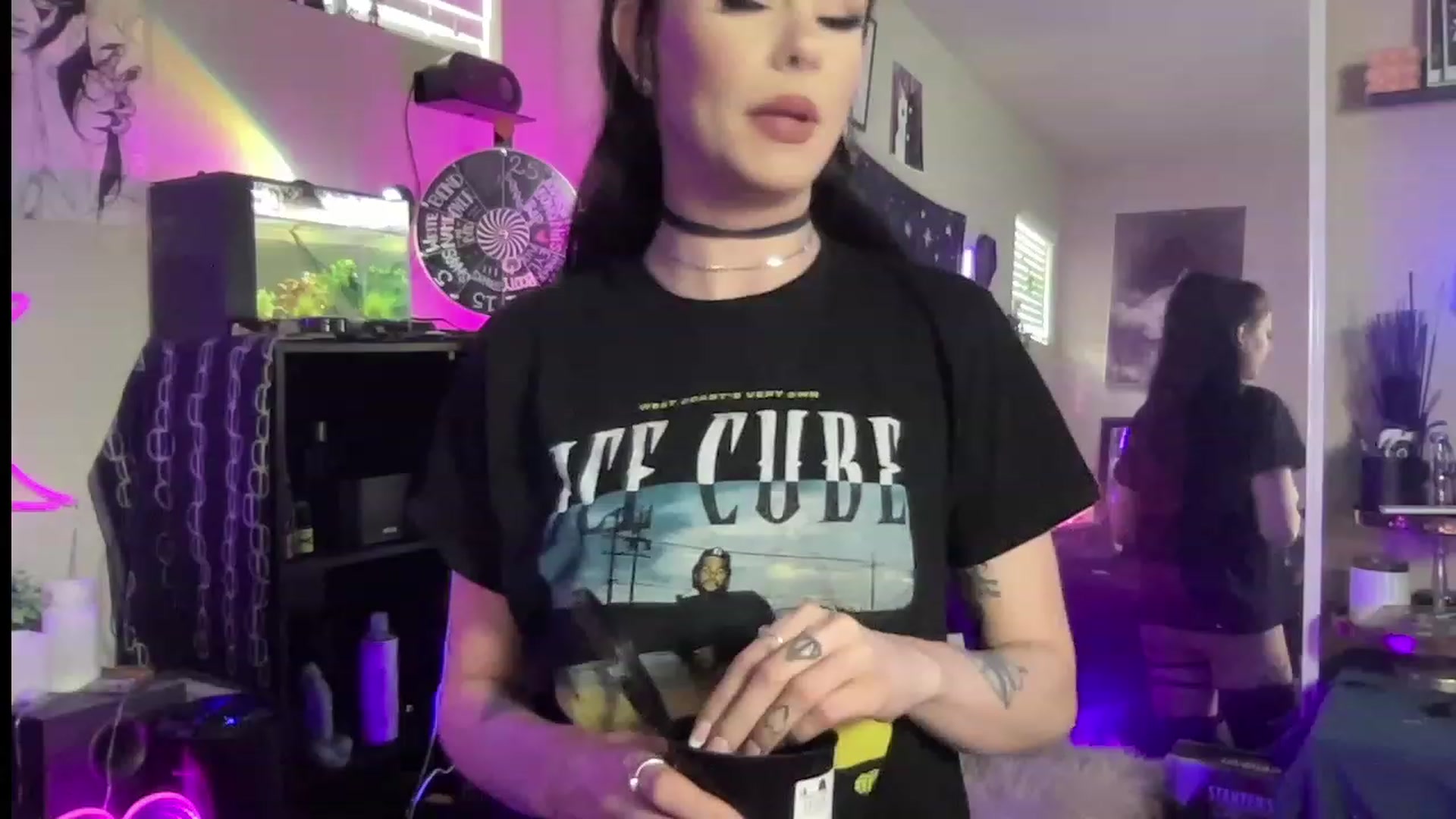 Gallery image thumbnail from RileyWoods's myfreecams stream on, 07/16/2023, 24:46 image 4 of 20