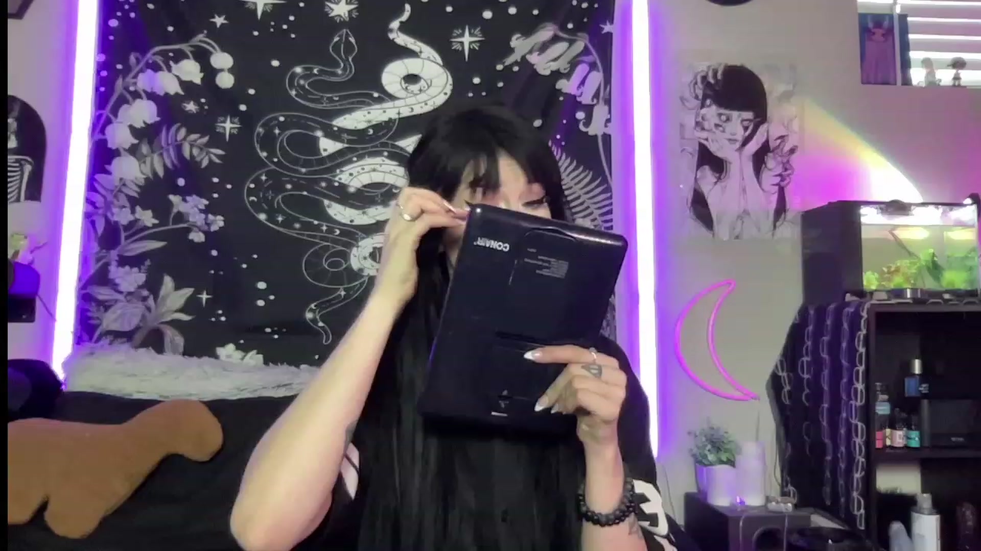 Gallery image thumbnail from RileyWoods's myfreecams stream on, 07/17/2023, 24:07 image 9 of 20