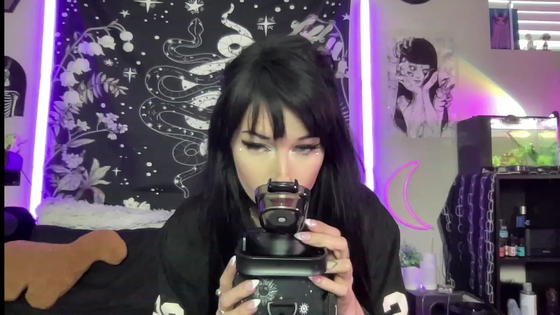 Gallery image thumbnail from RileyWoods's myfreecams stream on, 07/17/2023, 24:07 image 11 of 20