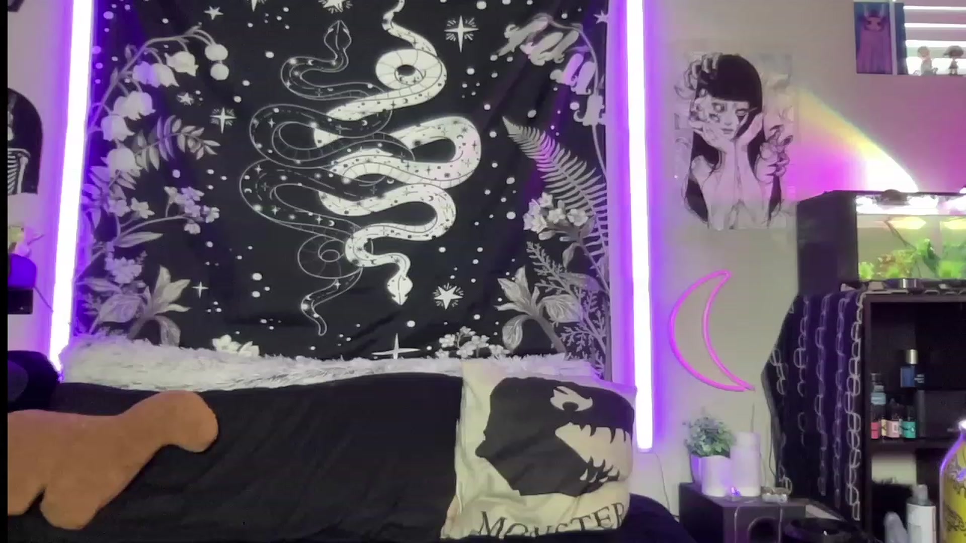Gallery image thumbnail from RileyWoods's myfreecams stream on, 07/17/2023, 24:07 image 12 of 20