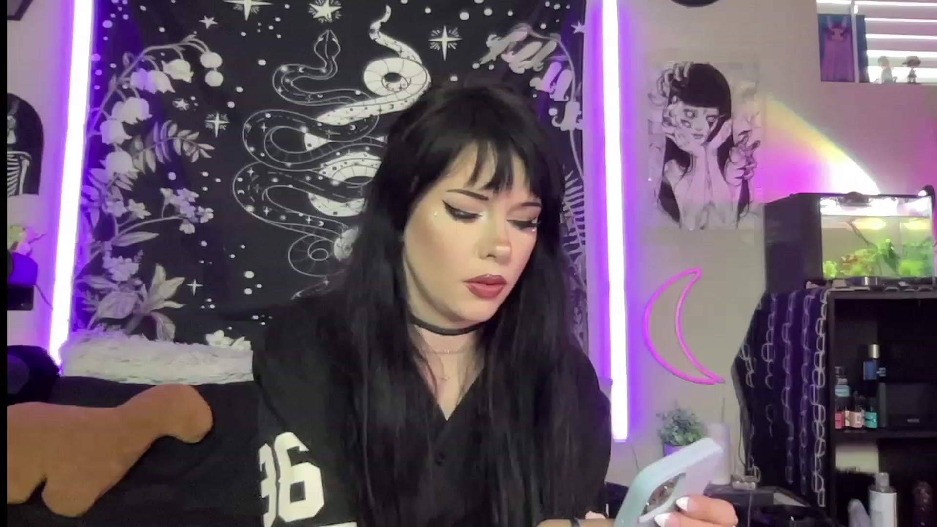 Gallery image thumbnail from RileyWoods's myfreecams stream on, 07/17/2023, 24:07 image 10 of 20